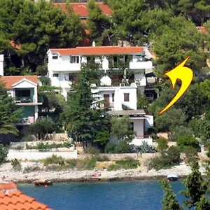 Apartament Dane-30m From Sea, Trogir