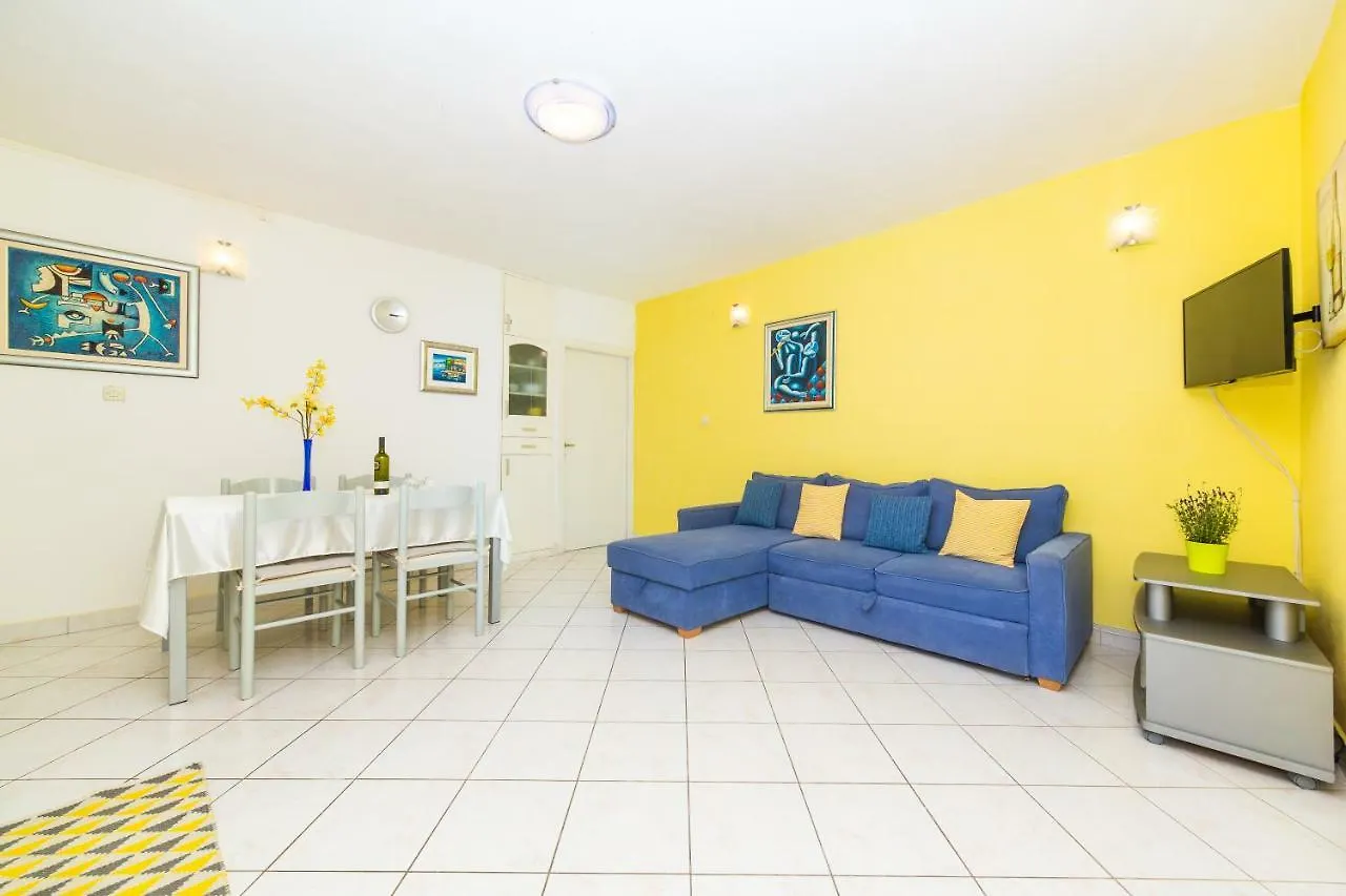 Villa Prelesnik Trogir Apartment