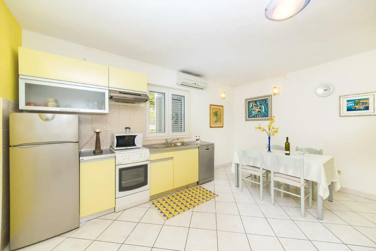 Villa Prelesnik Trogir 0*,  Croatia